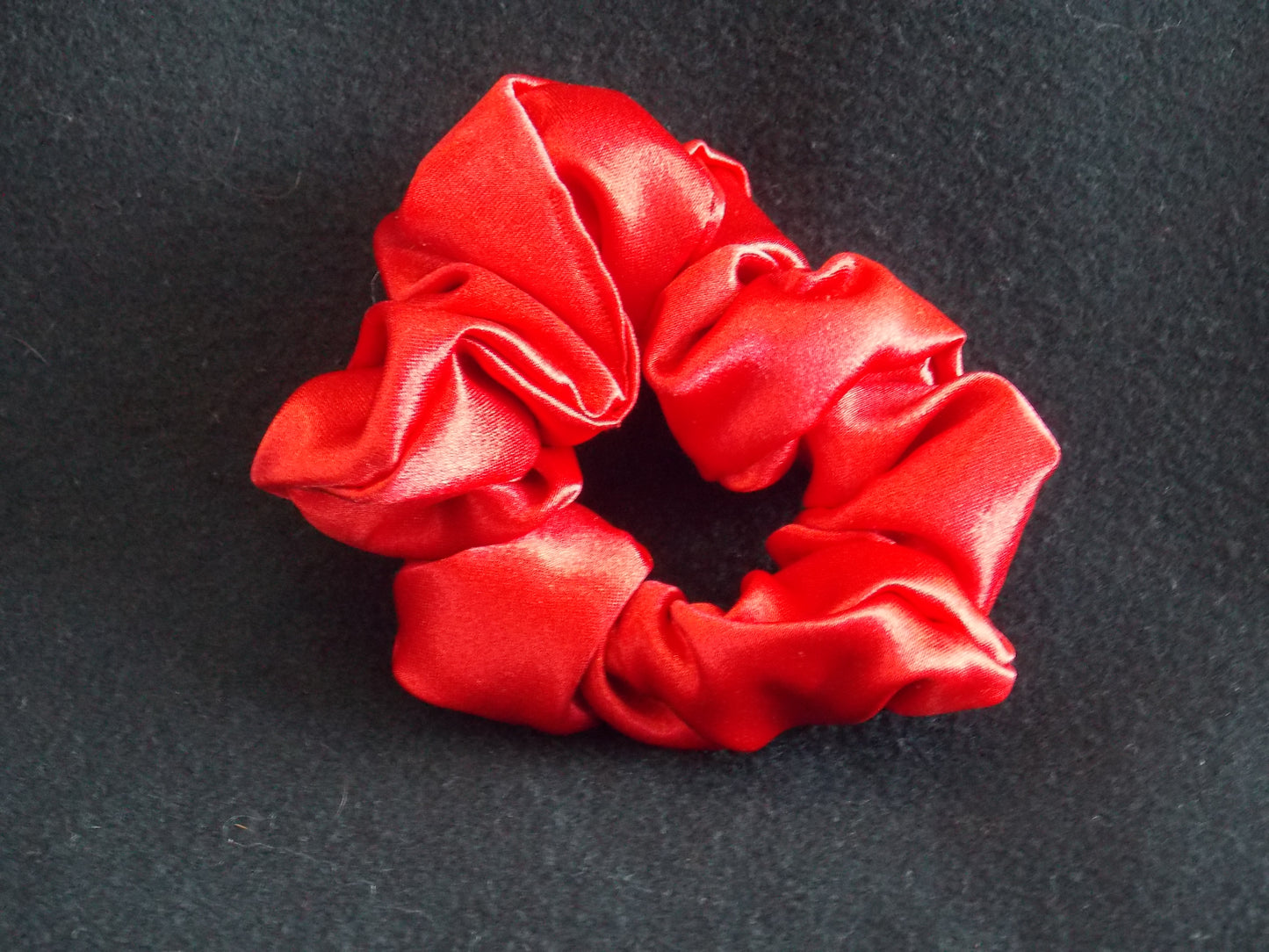 3- Scrunchies brilhantes