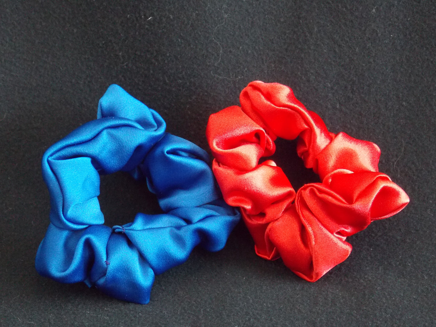 3- Scrunchies brilhantes