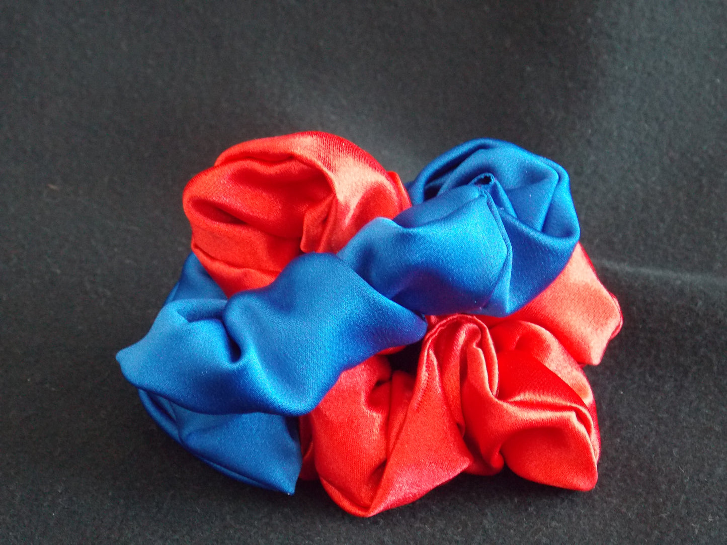 3- Scrunchies brilhantes