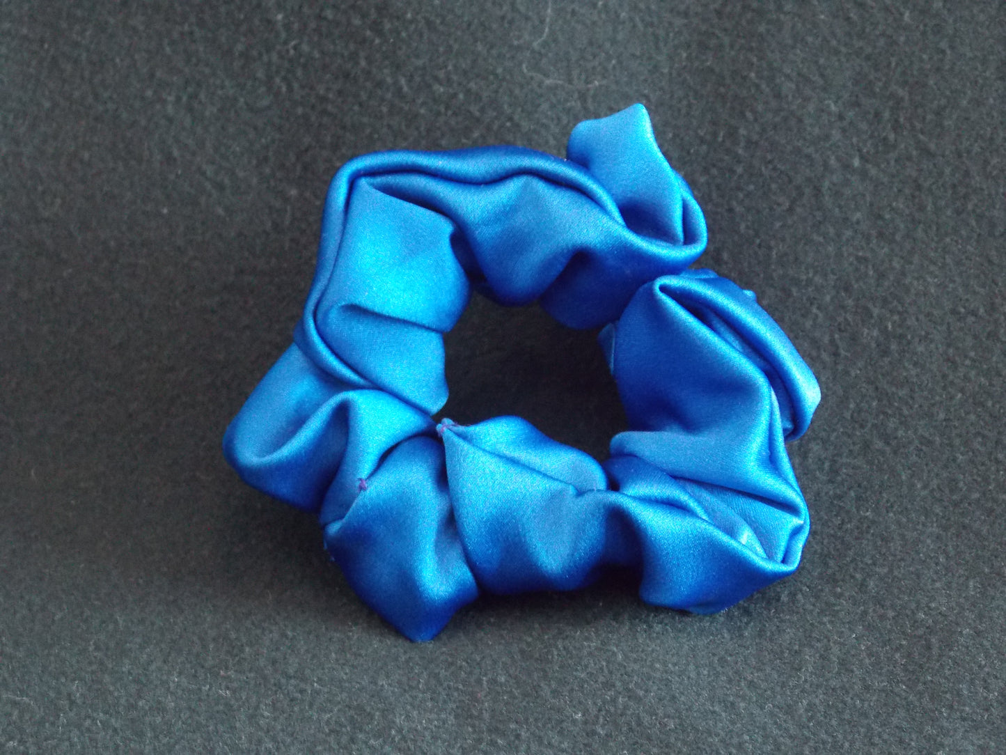 3- Scrunchies brilhantes